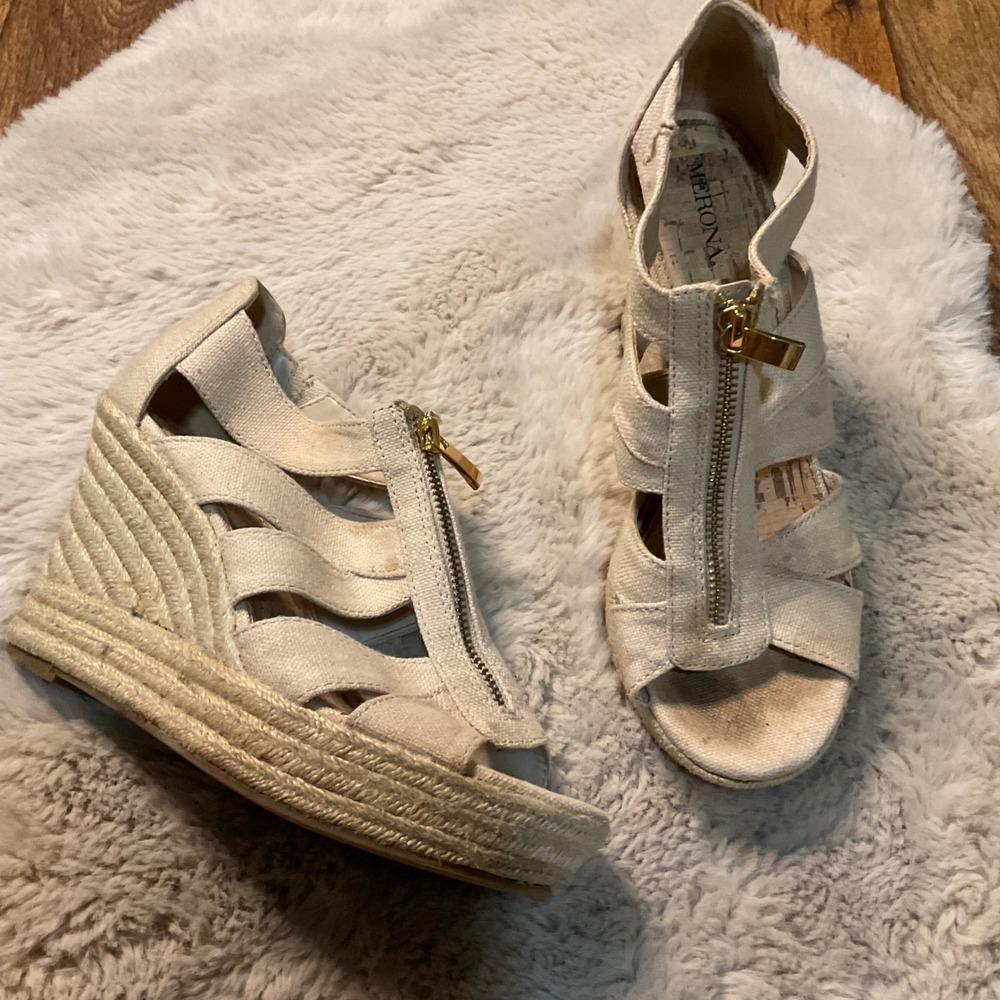 Merona‎ Wedge 8.5 Sandal Open Toe Zip Front Cream